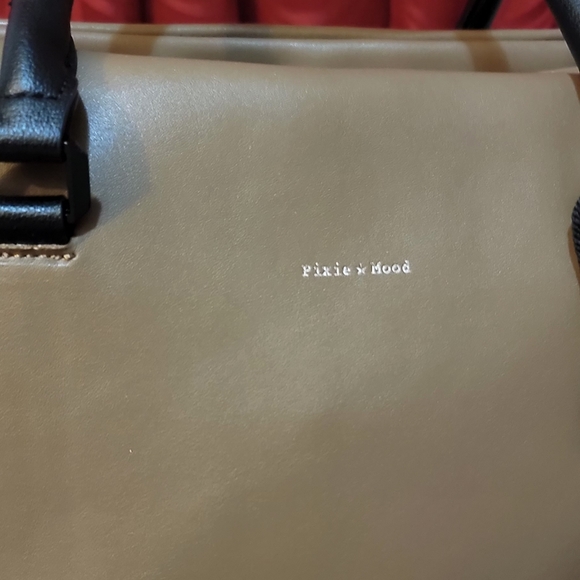 🔥Hot Sale🔥Pixie Mood Taupe Handbag With Cross Body Strap |Like New| - Picture 11 of 16
